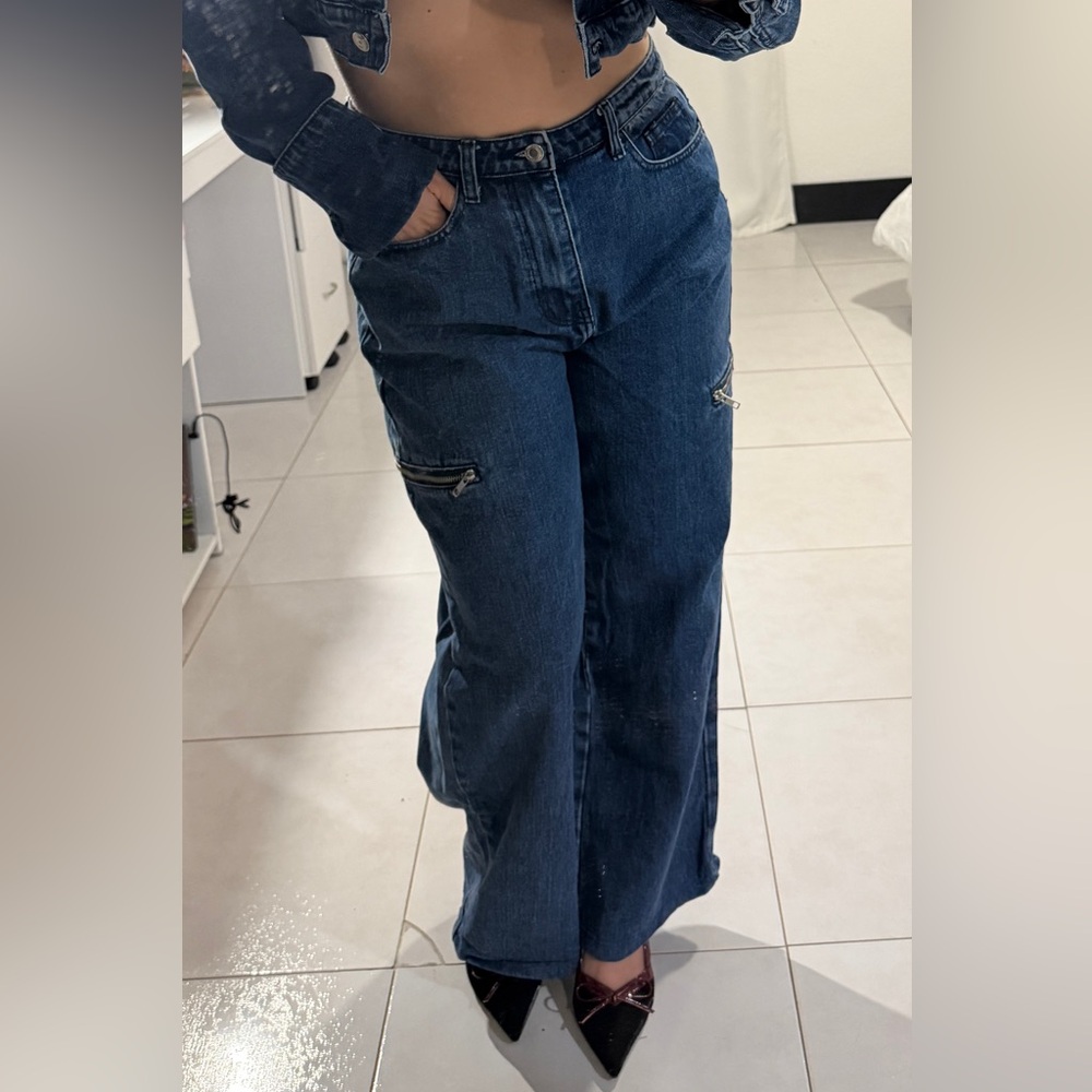 PrettyLittleThing Mid Blue Straight Leg Jeans